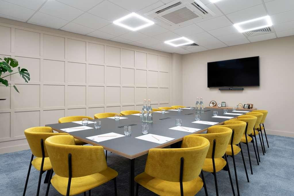 Hotel Hampton By Hilton 3*