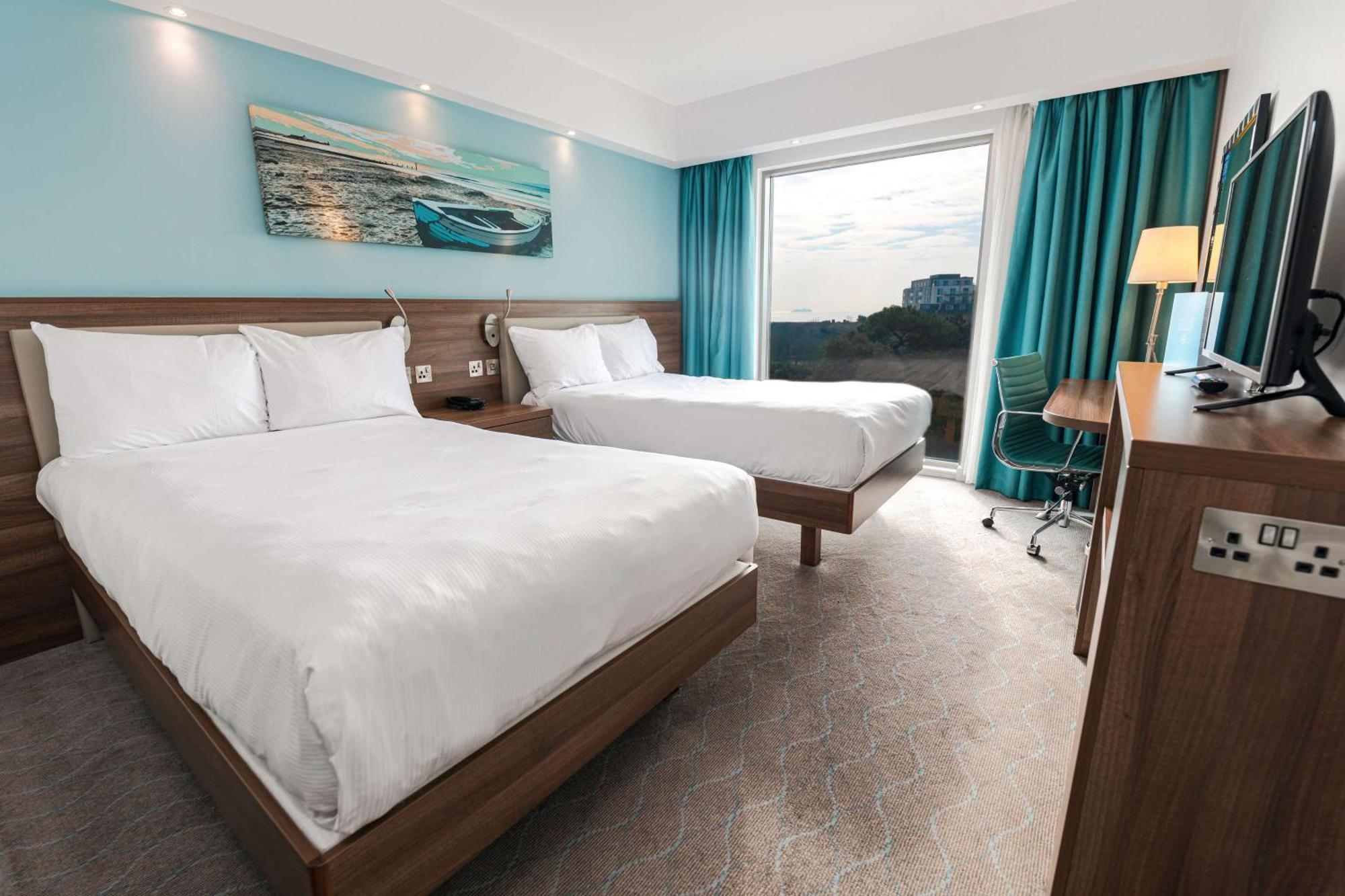 Hotel Hampton By Hilton 3*